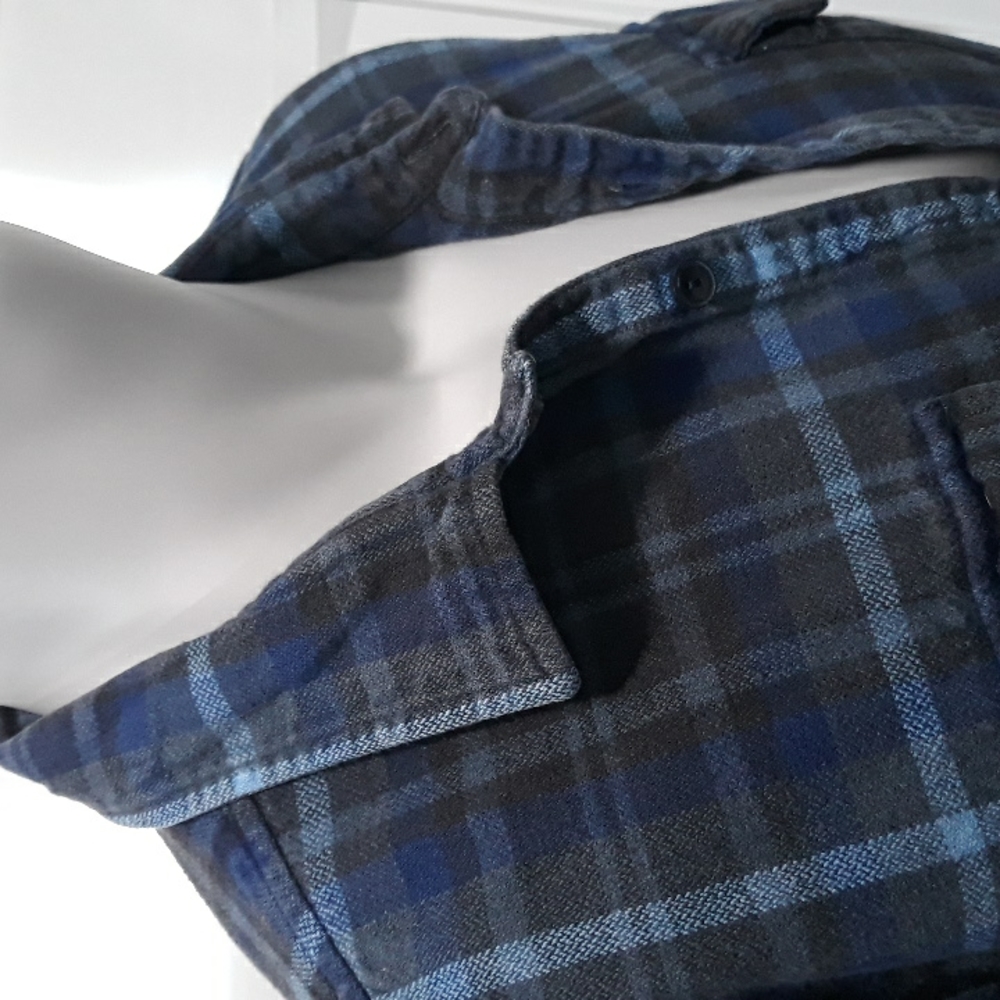 Grayers mens heavy cotton blue and grey plaid shirt. XXL